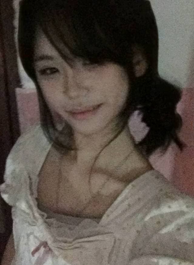 演员李依肆的高清写真图