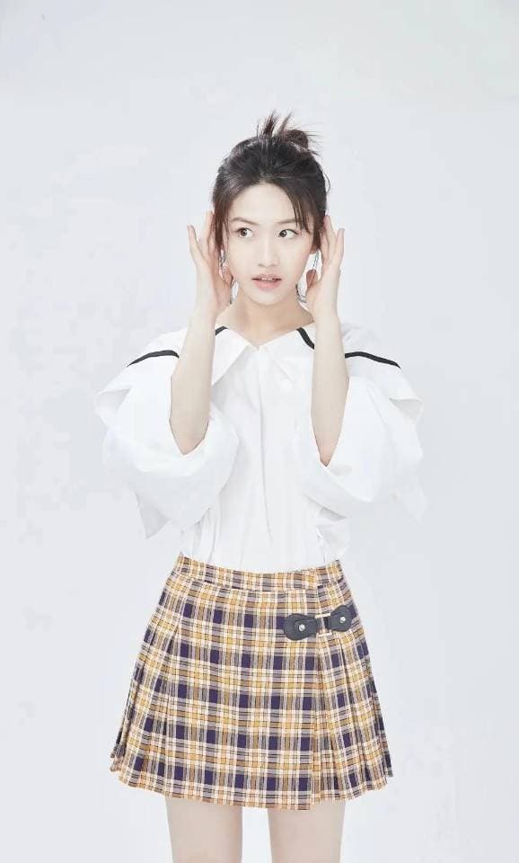 新生代青年演员向涵之的高清写真图