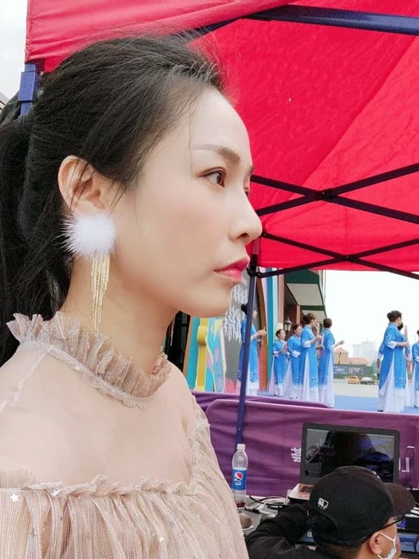 中国内地影视女演员陈菲的写真图2